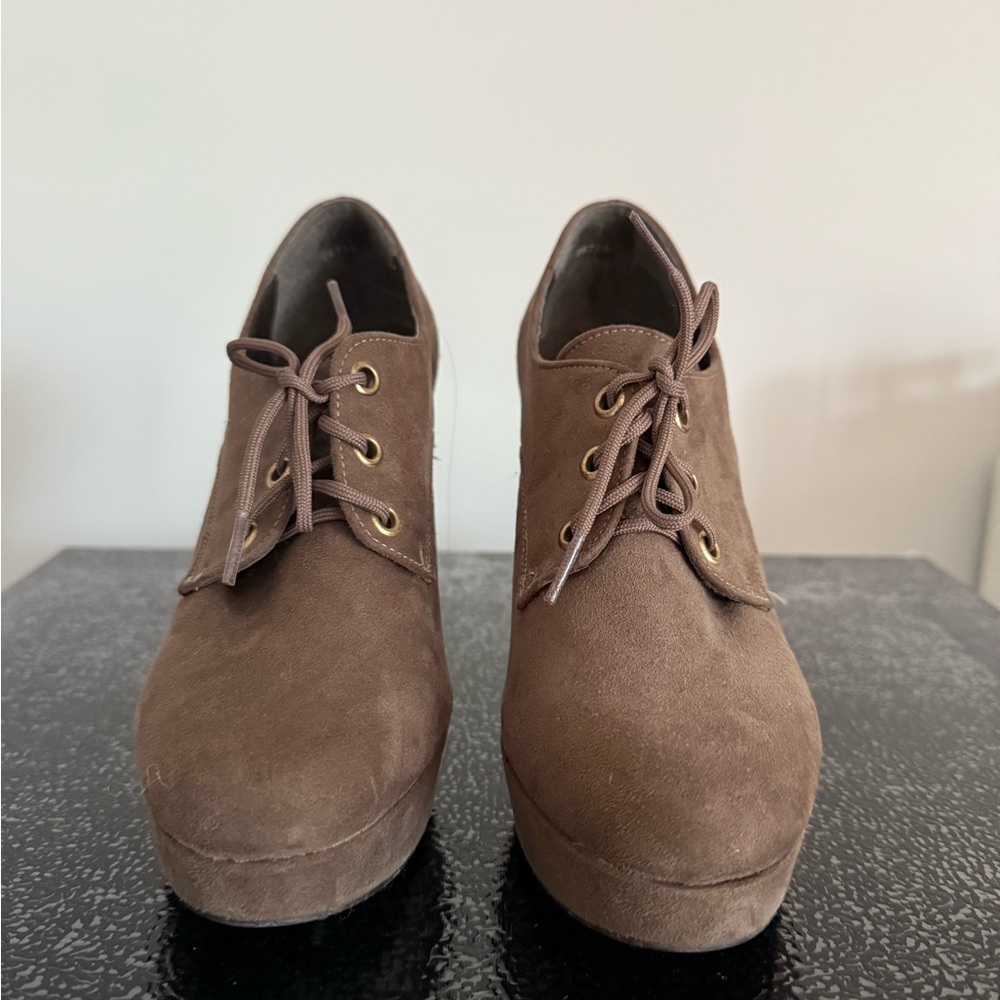 Elegant Brown Lace-Up Women's Heels